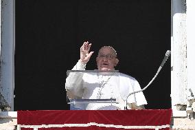 Pope Francis Delivers Angelus Prayer - Vatican