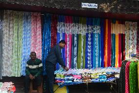 India Economy Roadside Seller