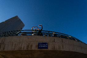 La Torre honors volunteers and victims of the DANA next to the 'Solidarity Bridge'