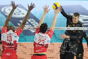 Rana Verona v Gas Sales Bluenergy Piacenza - Del Monte Italian Volleyball Cup