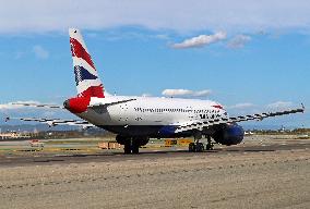 Barcelona airport aircraft on the runway