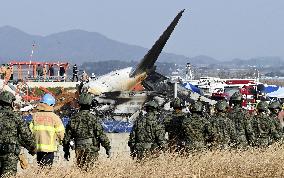 Plane crash kills 179 in S. Korea