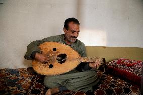 Oud Player And Singer Lost His Home - Idlib