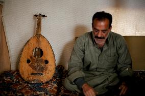 Oud Player And Singer Lost His Home - Idlib