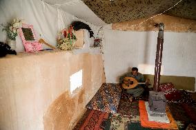 Oud Player And Singer Lost His Home - Idlib