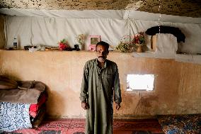 Oud Player And Singer Lost His Home - Idlib