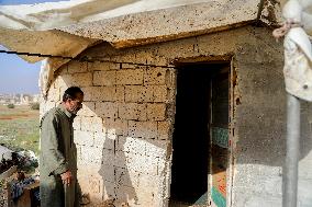 Oud Player And Singer Lost His Home - Idlib