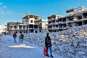 Palestinian Refugees Return To Al-Yarmouk Camp - Damascus