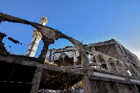 Palestinian Refugees Return To Al-Yarmouk Camp - Damascus