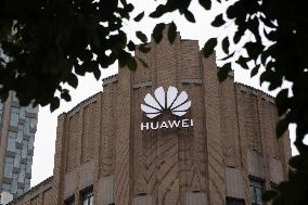 Huawei Pura Phone Promotion