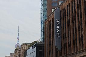 Huawei Pura Phone Promotion