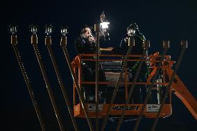 Fifth Night Of Chanukah Celebrated In Edmonton