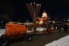 Fifth Night Of Chanukah Celebrated In Edmonton