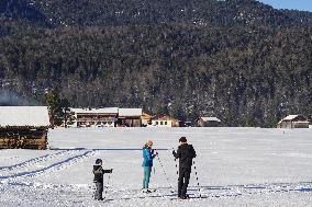 Skiing Exercises On Flat Terrain In The Bavarian Werdenfelser Land