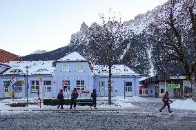 Bus Stop Mittenwald Station With Passengers