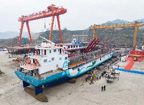 China First Pure Electric Clean Drift Transfer Ship