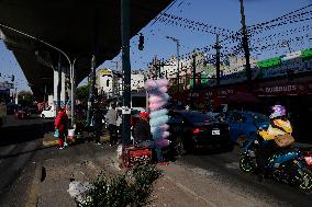 Daily Life In Mexico City