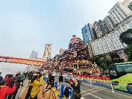 Hongya Cave in Chongqing