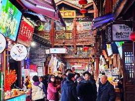 Hongya Cave in Chongqing