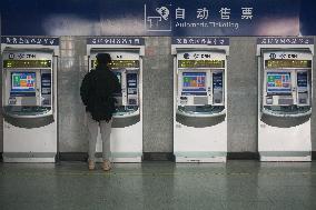 Train Tickets For the 2025 Spring Festival Travel Rush on Sale