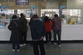 Train Tickets For the 2025 Spring Festival Travel Rush on Sale