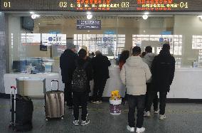 Train Tickets For the 2025 Spring Festival Travel Rush on Sale