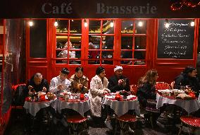 Daily Life In Paris During Christmas Season