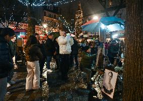 Daily Life In Paris During Christmas Season