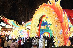 Tourists view lanterns at the Confucius Temple in Nanjing