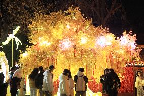 Tourists view lanterns at the Confucius Temple in Nanjing