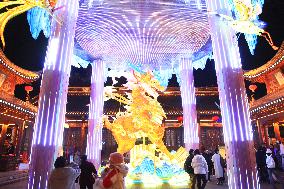 Tourists view lanterns at the Confucius Temple in Nanjing