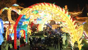 Tourists view lanterns at the Confucius Temple in Nanjing