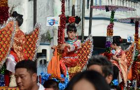 Chinese People Tradition Sipasan Carnival Welcomes New Year Celebrations In Padang Indonesia