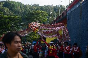 Chinese People Tradition Sipasan Carnival Welcomes New Year Celebrations In Padang Indonesia