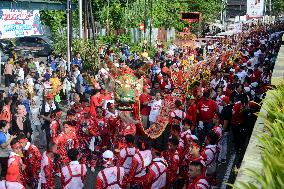 Chinese People Tradition Sipasan Carnival Welcomes New Year Celebrations In Padang Indonesia