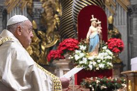 Pope Francis Leads Vespers And Te Deum On New Year's Eve