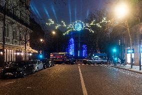 Paris New Year's Eve - Police And Security