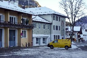 Deutsche Post Van In The Bavarian City Of Oberammergau