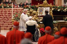 Pope Francis celebrates the mass of First Vespers and Te Deum in Altar of the Confessio, St. Peterâs Basilica