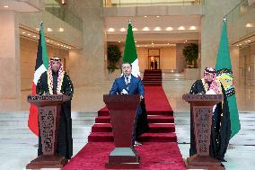 Syrian-Gulf Diplomatic Talks Held In Damascus