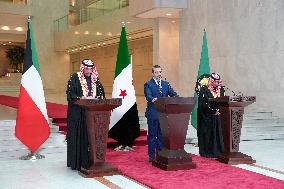 Syrian-Gulf Diplomatic Talks Held In Damascus