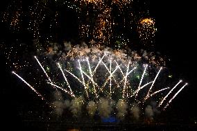 Fireworks Show Celebrate 2025 New Year in Guiyang