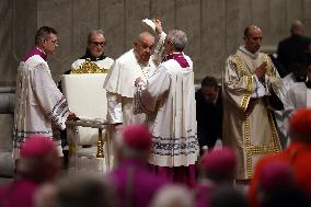 Pope Francis Leads Vespers And Te Deum On New Year's Eve - Vatican