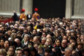 Pope Francis celebrates Holy Mass on the Solemnity of Mary Most Holy Mother of God
Thursday, 1 January, Altar of the Confessio,