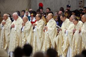 Pope Francis celebrates Holy Mass on the Solemnity of Mary Most Holy Mother of God
Thursday, 1 January, Altar of the Confessio,