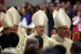 Pope Francis celebrates Holy Mass on the Solemnity of Mary Most Holy Mother of God
Thursday, 1 January, Altar of the Confessio,