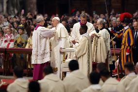 Pope Francis celebrates Holy Mass on the Solemnity of Mary Most Holy Mother of God
Thursday, 1 January, Altar of the Confessio,