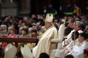 Pope Francis celebrates Holy Mass on the Solemnity of Mary Most Holy Mother of God
Thursday, 1 January, Altar of the Confessio,