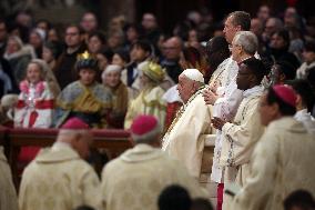 Pope Francis celebrates Holy Mass on the Solemnity of Mary Most Holy Mother of God
Thursday, 1 January, Altar of the Confessio,