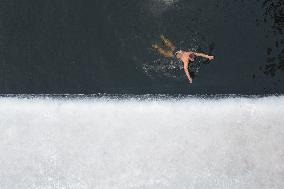 Winter Swimming - China